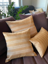 Coussin Kachin caramel